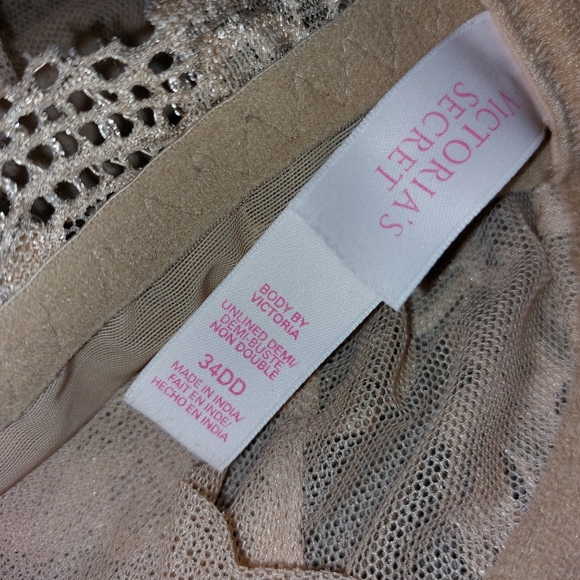 VICTORIAS SECRET 34DD BRAS - Picture 5 of 5